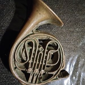 Vintage metal belt buckle brass, French horns, music 3D.